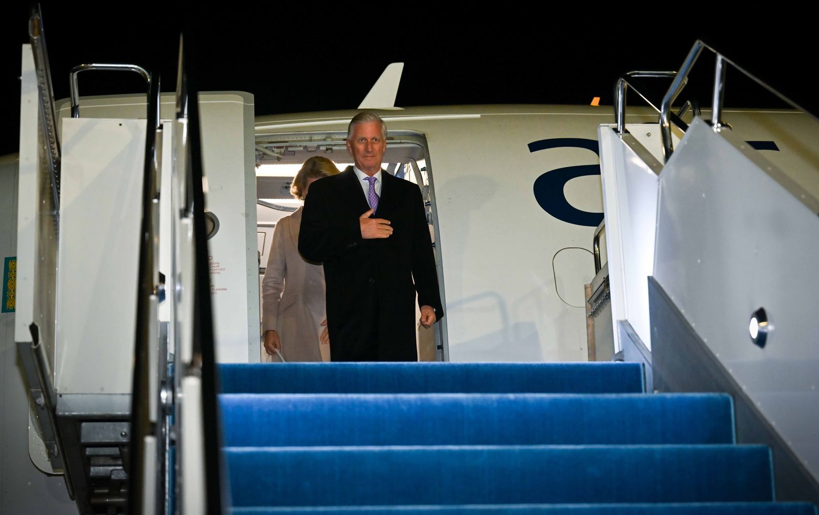 Kassym-Jomart Tokaïev accueille le roi Philippe et la reine Mathilde à l’aéroport d’Astana — 1
