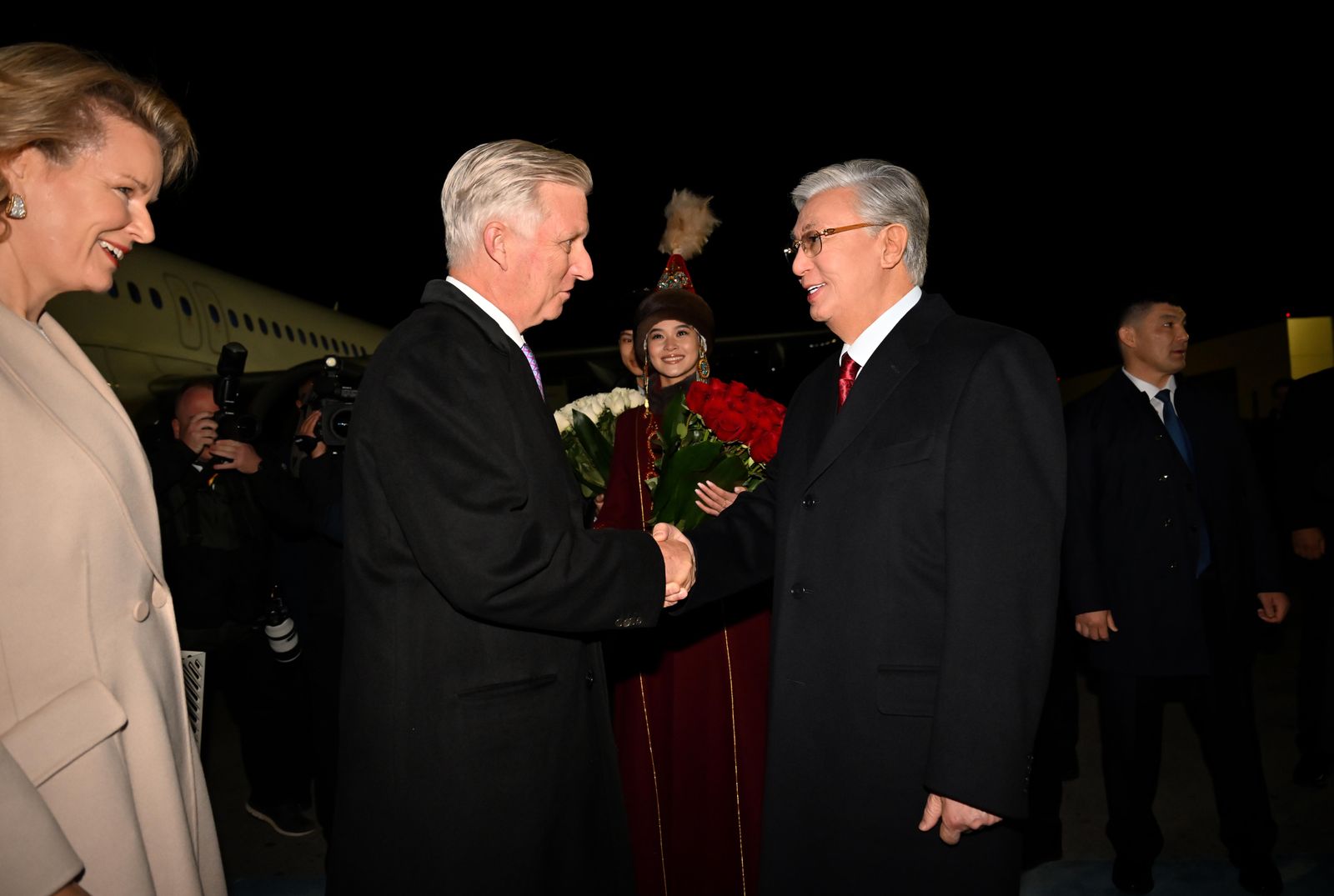 Kassym-Jomart Tokaïev accueille le roi Philippe et la reine Mathilde à l’aéroport d’Astana — 2